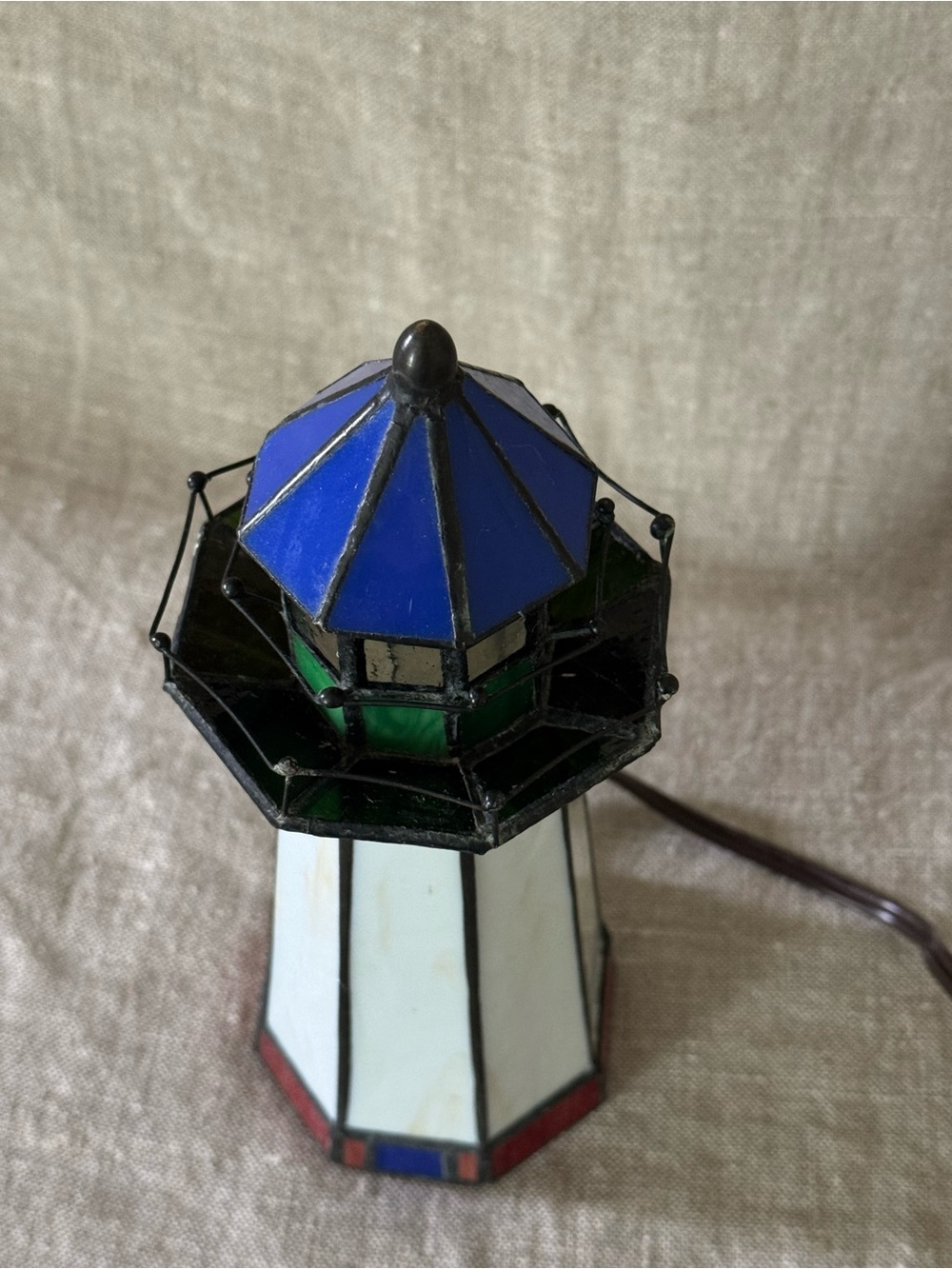 vintage stained glass lighthouse lamp - Picture 9 of 14